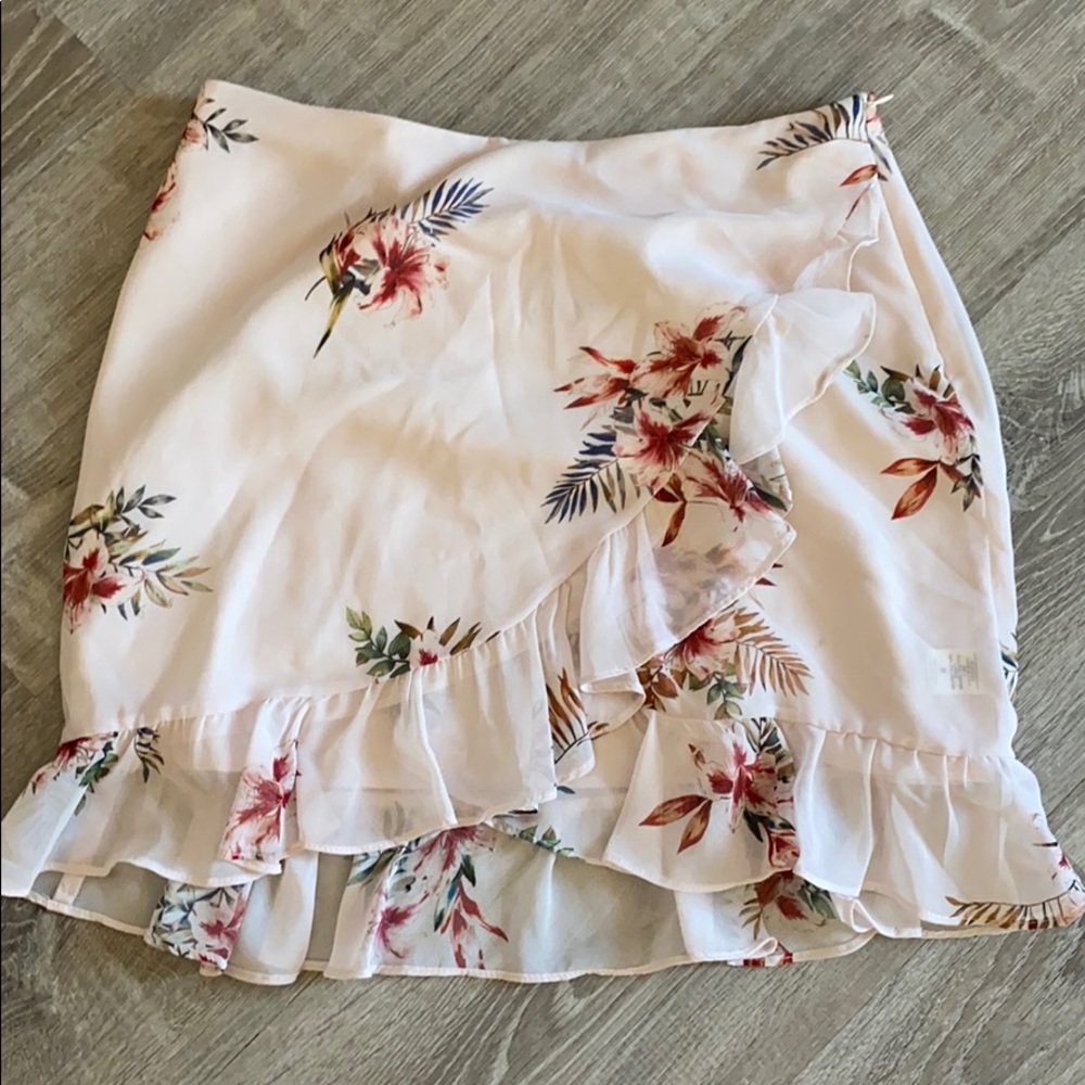 🌼NWT Designer Floral Skirt
